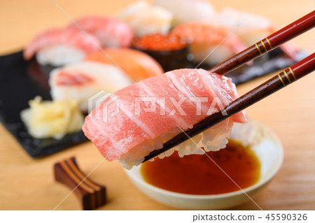 sushi  sushi  45590326