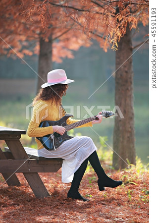 Woman, model, portrait, autumn concept, portrait image 45591193