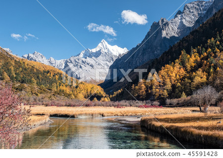 Last Shangri-La of Chana Dorje mountain Last Shangri-La of Chana Dorje mountain 45591428