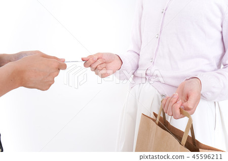 婦女用信用卡支付 45596211