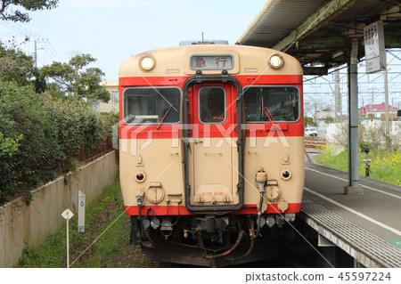 JNR型Kiha 28停在第三區Isumi Railway Ohara Station JNR型Kiha 28停在第三區Isumi Railway Ohara Station 45597224