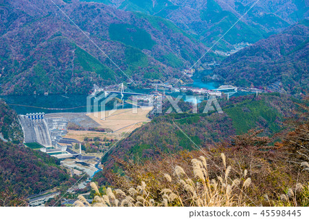View of Lake Tanzawa in full view from the summit of Onoyama View of Lake Tanzawa in full view from the summit of Onoyama 45598445