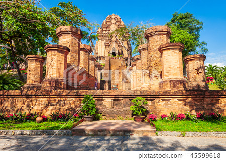 Ponagar, Po Nagar Temple towers 45599618