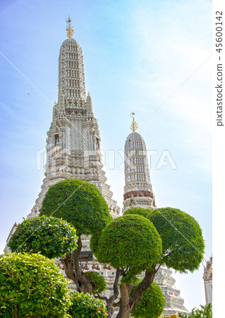 wat arun wat arun 45600142