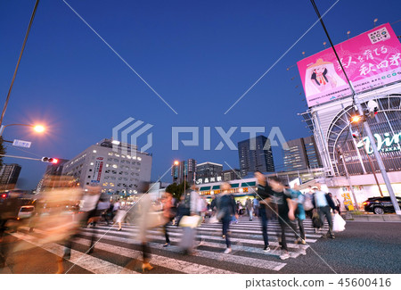 日本的東京都市風景您可以看到品川站（Takanawaguchi）和辦公樓等的都市風景 45600416