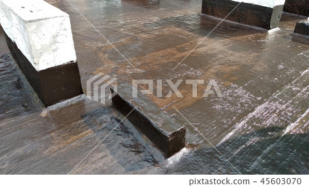 Waterproof coatings applied on flat roof concrete Waterproof coatings applied on flat roof concrete 45603070