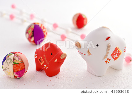 Year of age Year of age 45603628