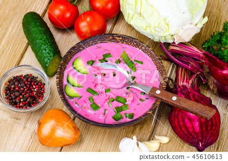 Vegetarian beet soup with green onions 45610613
