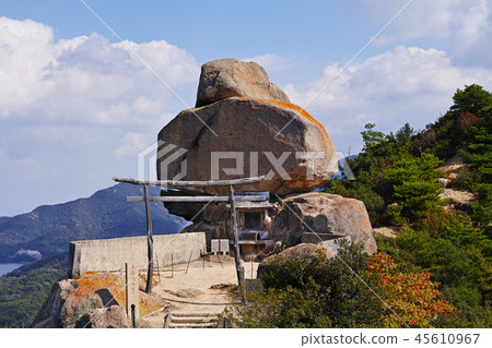 [Asujima Island] Layered rock and heavy rock (Oze Ishigamo Shrine) 45610967
