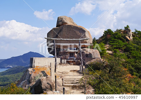 [Asujima Island] Layered rock and heavy rock (Oze Ishigamo Shrine) 45610997