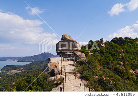 [阿島島]分層岩石和重岩（Oze Ishigamo Shrine） 45611099