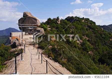 [Asujima Island] Layered rock and heavy rock (Oze Ishigamo Shrine) copy space 45611104
