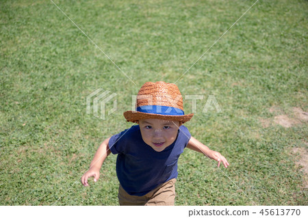 4-years-old, younger, straw hat 45613770