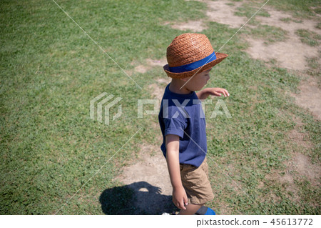 4-years-old, four years old, younger 45613772