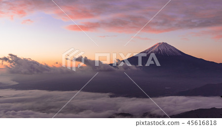 Mt. Fuji in the sea of clouds from Shindoen Mt. Fuji in the sea of clouds from Shindoen 45616818