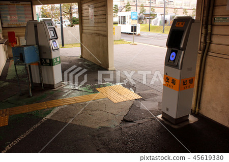 Tsurumi Line Shin Shibaura Station ticket gate (2) Tsurumi Line Shin Shibaura Station ticket gate (2) 45619380