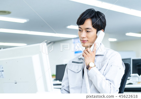 商人,工作服,電話 商人,工作服,電話 45622618
