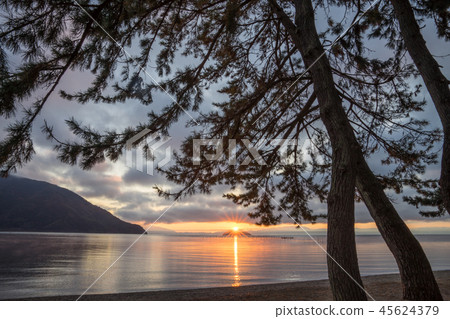 Dawn of Lake Okubuchi Dawn of Lake Okubuchi 45624379