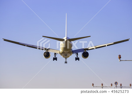 飛機降落波音777-200 45625273