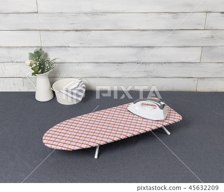 Sitting pattern ironing board 45632209