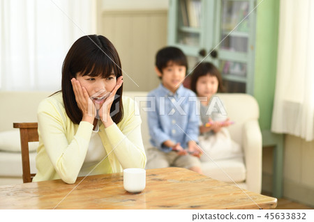 Parenting fatigue trouble living room 45633832