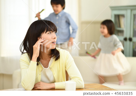 Parenting fatigue trouble living room 45633835