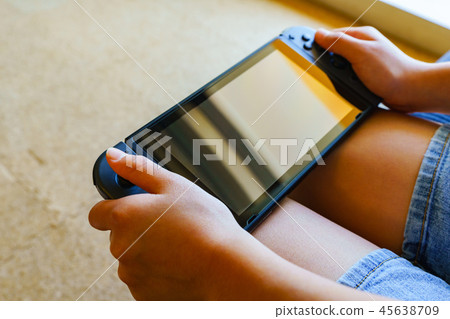 [Japan] Girl with Game Controller 45638709