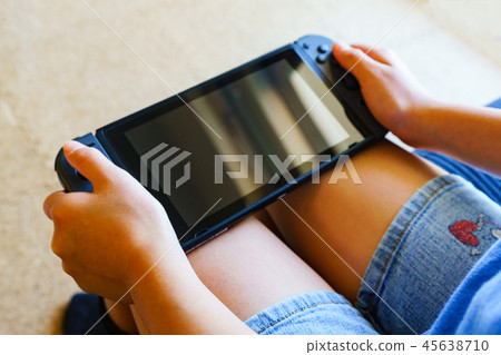 [Japan] Girl with Game Controller 45638710