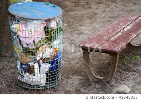 The park's trash bin The park's trash bin 45645013