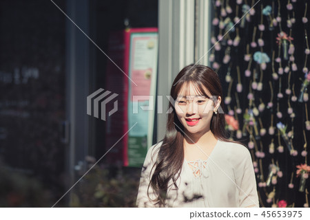 二十多歲女大學生大學生遊覽假期郊遊 45653975