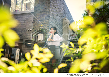 female woman college girl cute city romantic leisure 45654150