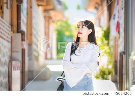 female woman college girl cute city romantic leisure 45654203
