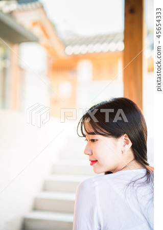 female woman college girl cute city romantic leisure 45654333
