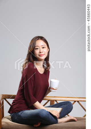 亞洲女人的面部表情，年輕女人，美容，女人，休閒，咖啡，休閒，健康，緩解壓力，咖啡時間 45660443