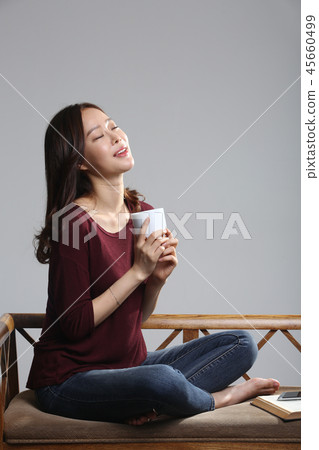 亞洲女人的面部表情，年輕女人，美容，女人，休閒，咖啡，休閒，健康，緩解壓力，咖啡時間 45660499