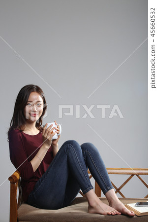 Asian woman's facial expression, young woman, beauty, woman, leisure, coffee, leisure, health, stress relieving, coffee time 45660532