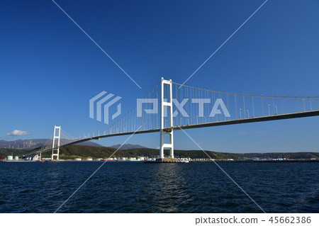 Photographed the scenery of the Swan Ohashi bridge over Muroran Port (Swan Bay) in Muroran, Hokkaido Photographed the scenery of the Swan Ohashi bridge over Muroran Port (Swan Bay) in Muroran, Hokkaido 45662386