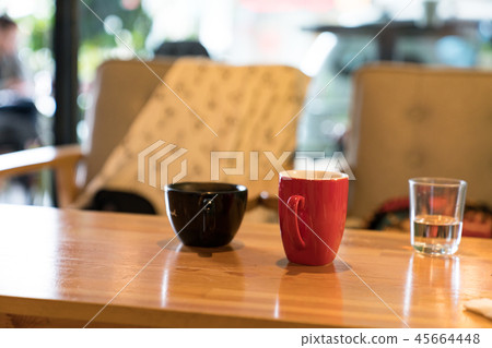 我在場。咖啡機，米機，米機。這個空間充滿了芬芳的空間。 45664448