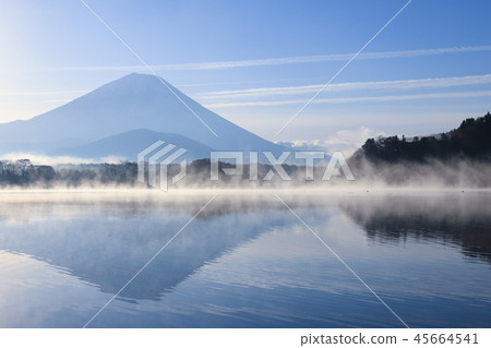 Lake Fuji Lake with steam mist 45664541