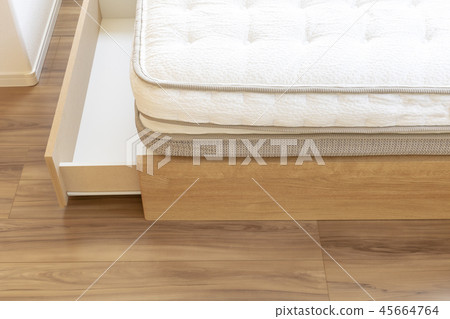 新建的房間和床 45664764