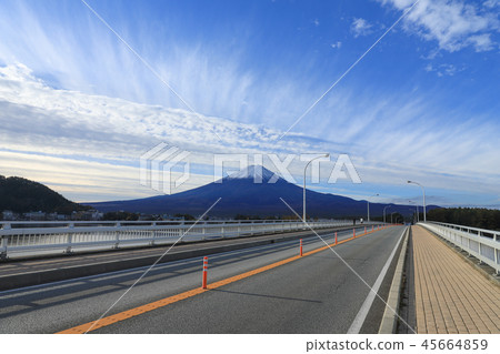 Uroko雲和富士山川口大橋 Uroko雲和富士山川口大橋 45664859