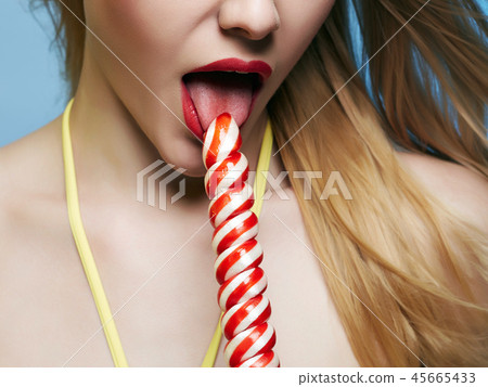 How to Eat a Lollipop 