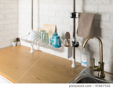 洗碗機的圖像有廚房器物的，廚房有白色背景 45667508