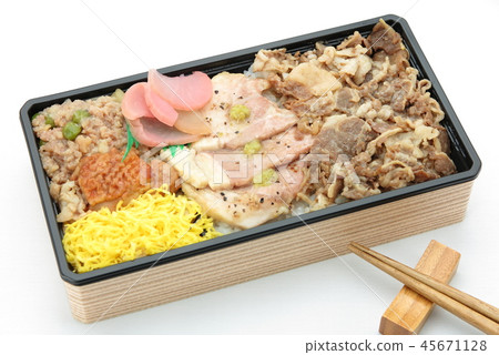 牛肉豬肉雞肉飯盒的味道比較 牛肉豬肉雞肉飯盒的味道比較 45671128