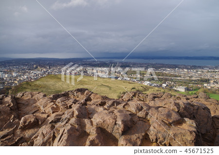 Edinburgh cityscape seen from the mountain Edinburgh cityscape seen from the mountain 45671525