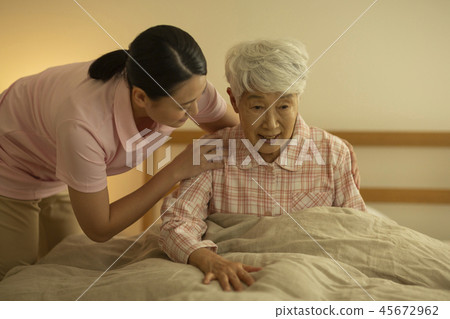 Going to bed Going to bed 45672962