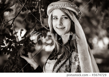 Medieval lady at outdoor. 45674729