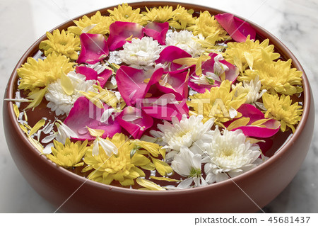 Flowers floating on water 45681437