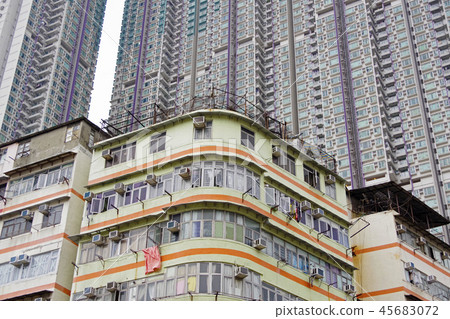 Hong Kong's old houses and new high-rise houses 45683072