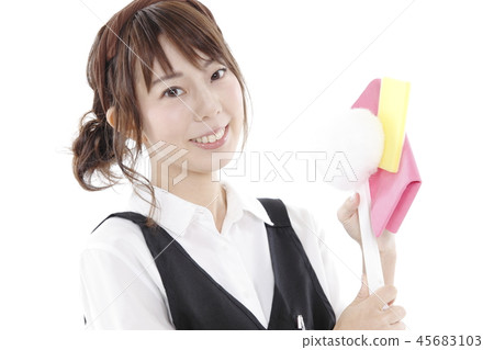 一個女人用清潔工具 一個女人用清潔工具 45683103